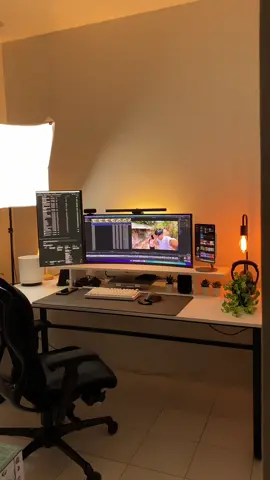 Finally after 4 years of single wide monitor 😍✨ #designer #freelance #remotework #ui #uxdesigner #homesetup #macbook #fyp 