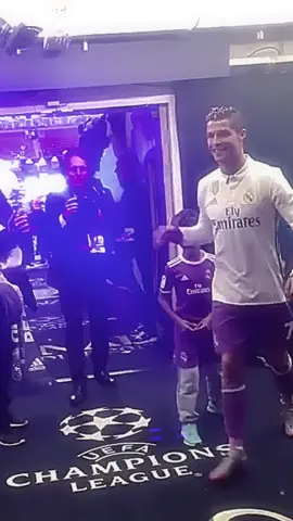 2018 UCL Ronaldo meeting Sir Alex Ferguson #uclfinal #latenightfinds #cristianoronaldo #cristianojr #realmadridfc #siralexferguson #foryou #blowthisup #targetaudience 