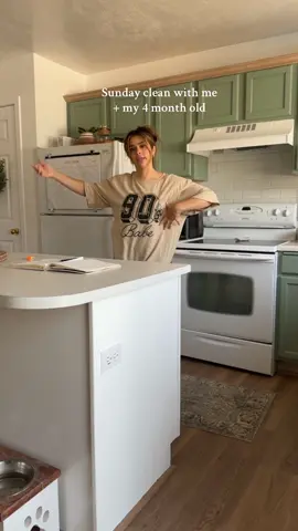 Sunday reset before the kids come home. #coparent #sundayreset #cleanwithme #postpartum #4monthsold 