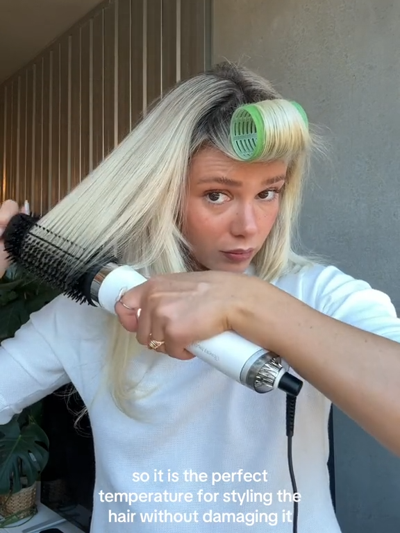 No more struggling with tangling or breakage! Enter: #ghdduetblowdry's snag free bristles 💅 Say hello to a smoother, shinier blowdry with our revolutionary 2-in-1 hair dryer brush! #ghdanz