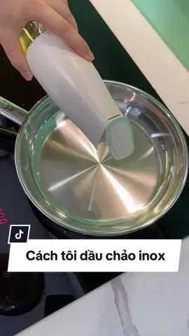 CÁCH TÔI DẦU CHO CHẢO INOX #chaoinox #thepkhonggi #fyp #meohay #meovat #giadinhnhamit 