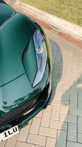 Green Ferrari #812superfast 💚