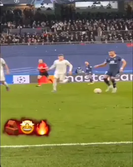 ميليتاو ضد كيليان مبابي #ريال_مدريد🇪🇦💪 #كرة_قدم #كريستيانو_رونالدو🇵🇹 #بيبي🇵🇹☠️⛔ #دفاع #لدون🇵🇹كريس 