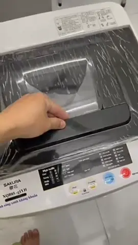 Máy giặt mini SAKURA phù hợp với các mẹ giặt đồ em bé, các bạn sinh viên giặt đồ cá nhân, hoặc 1-2 người giặt đồ trắng, máy tự động hoàn toàn có đầy đủ 10 chức năng giặt, vắt, sấy, khử khuẩn, lắp đặt bên shop đã lắp sẵn về chỉ cần xoáy vào ống nước là xử dụng. ưu điểm : nhỏ gọn dễ dàng di chuyển, #maygiatmini #MINHSHOP 