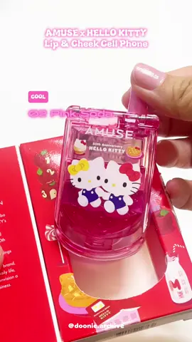 AMUSE x HELLO KITTY is right here!💝 [LIP & CHEEK CELL PHONE] • 01 Apple Soda • 02 Pink Soda So pretty and so cute....🍎 진짜 너무 귀엽다..! 8월 1일 어뮤즈 공식몰과 올리브영에서 만나요! #amusexhellokitty #amuse #hellokitty #어뮤즈 #어뮤즈헬로키티 #어뮤즈x헬로키티 #립앤치크핸드폰 #한정판 #콜라보 