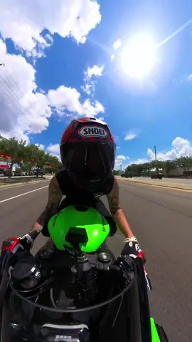 They want the smoke until they dont 😮‍💨 #motorcycles #kawasaki #zx6r #ai #closedcourse 