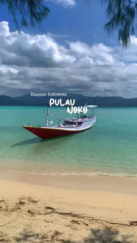 mencari golden hour di pulau bawean🌴 . #pulaubawean #nokoisland #gresik 