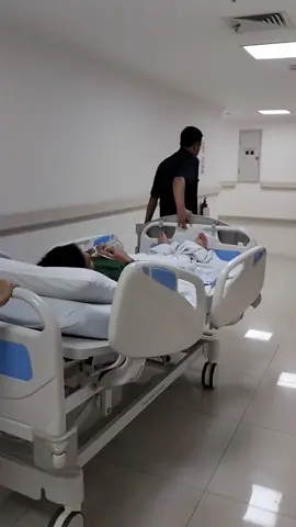 Hy Pak @poltak230 Ke Kasih Hati qu Pria Tidak Pernah Sakit Tiba2 Sakit Harus Operasi ... Percaya Ama Ke AJAIBAN TUHAN ...Pasti Tuhan Lancar kan Smua nya Mulai dari Dokter...Perawat Ruangan Operasi ...Perawat Ruangan Inap Pasti Tuhan Berkati Tangan2 Mereka mmbuat yg Terbaik utk kmu Syank qu. 