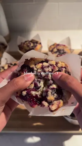 Blueberry Muffins 🫐 Muffins: Wet ingredients: 1/2 cup milk, 2 eggs, 8 tbsp butter, 2 tsp vanilla extract Dry ingredients: 2 cups + 1 tbsp all purpose flour, 2 tsp baking powder, 1/2 tsp salt, 1 1/4 cup granulated sugar, 1 1/2 cup blueberries fresh or frozen Blueberry Syrup: 1 cup blueberries, 1 tbsp granulated sugar, 1 tbsp lemon juice Crumble Topping: 1/2 cup all-purpose flour, 1/3 cup granulated sugar, 3 tbsp brown sugar, pinch salt, 4 tbsp melted butter Bake at 425 for 15 mins then drop to 375 for 10 mins recipe by (@chelsea | baking bestie) #muffins #blueberry #baker #BakeWithMe #bakingrecipe #fypシ゚viral #foryou #creatorsearchinsights 