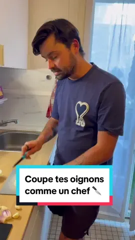 Coupe tes oignons comme un chef 🔪 Retrouve ce produit sur le lien dans notre bio 🥰 #cuisine #astuce #astucecuisine #conseil #oignon #échalotte #ail 
