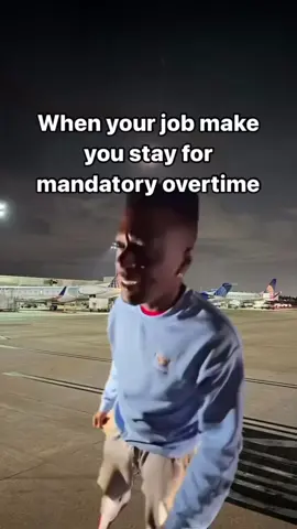 The 9 to 5 life  #rampagent #ramplife✈️ #ramplife #bluecollarboys #bluecollarlife #bluecollar #airportlife #overtime #9to5life @Boosie 