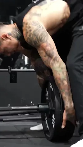 @thechrisheria Tests his max deadlift!! #GymTok