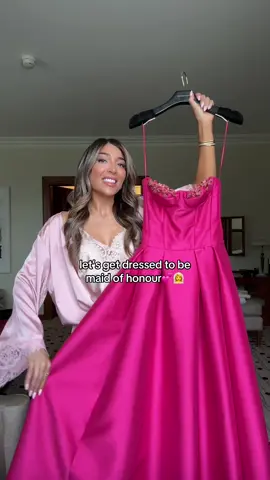 AHHHHH ITS HAPPENING!!!! What dya think of my custom @sabinabilenko gown💖🎀💕 #getdressedwithme #maidofhonor #gown #sabinabilenko #weddinggown #weddingdress 