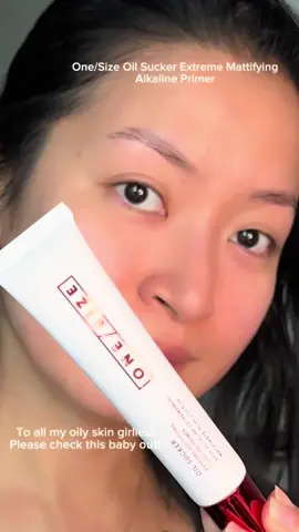 Patrick Starr DID IT AGAIN! 💯👏🏽 To my oily skin girlies, you gotta get this @ONE SIZE BEAUTY ‘s oil sucker extreme mattifying Alkaline primer!! I mean RUN! 💓  And just like their setting spray this primer is promising as well 👏🏽 I’d definitely purchasing again after this tube. 👏🏽 my face stayed matte all day,  no joke! I didn’t need to touch up or blot 👏🏽💯 definitely hyping this, because it’s really good! 🥳 #onesizebeauty #onesizeprimer #makeupprimer #baseprimer #oilyskin #oilyskincare #primerforoilyskin