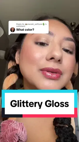 Replying to @🪷meraki_selfcare🌵 glittery gloss #Lipoil #LipGloss #glitterymakeup #lipstick 