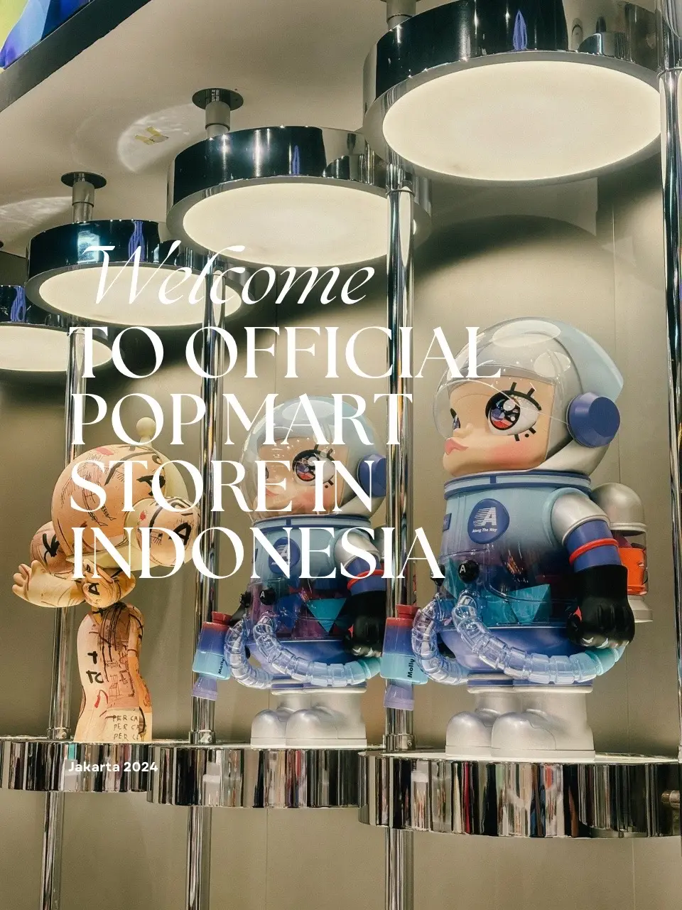 OMG akhirnya udh ada di Indonesia! Kolektor blind box merapat kesini! Tapi, karna kebetulan aku datengnya bukan dihari yang pakai registrasi jadi udh banyak banget yg sold out deh. Tapi masih banyak pilihan yang lain kok, masih ada blind box crybaby x powerpuff girls jg. Saran aku, yg mau kesini kejar diwaktu weekdays aja ya biar ga terlalu heboh antrinya. ✨ — #placetogojkt #wheretogo #explorepage✨ #rekomendasi #fypシ゚viral #fypage #jalanjalan #fyp #explorejakarta #xybca #placetogo #popmart #popmartindonesia #labubu #blindbox 