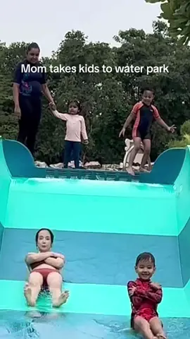 Great time with the kids #asiamama #momandkids #waterpark 