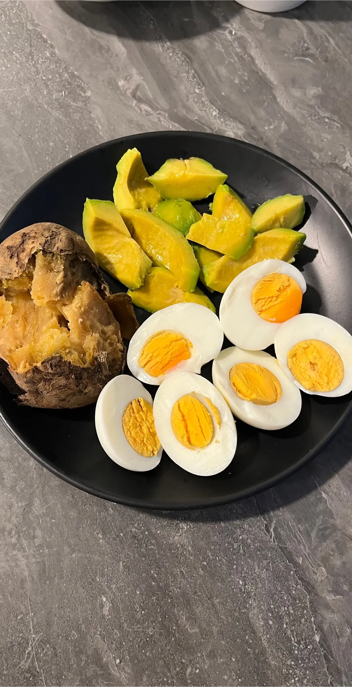 Makanan terakhir paling the best!!! Kurang lebih makanan aku selama bulking kaya gini menunya, gk cukup mau post semua hehe.. #gymtok #bulking #naikinberatbadan #surplus #surpluskalori 