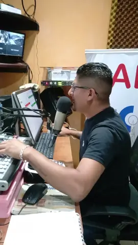 El Eco que suena bonito de lunes a Viernes de 11:00 - 12:00 MD por 92.9 Fm de Eco. 