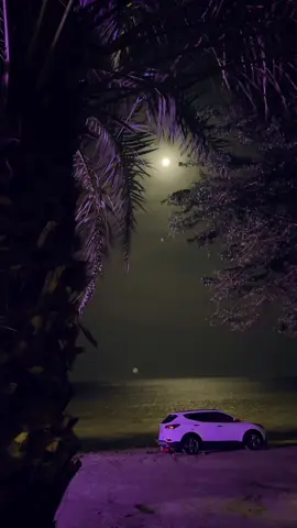 استحلفك بالله لييييه ؟                                                  #تصوير #قمر #ينبع #ينبع_المزه #بنبع_البحر #هواجيس #راشد_الماجد 