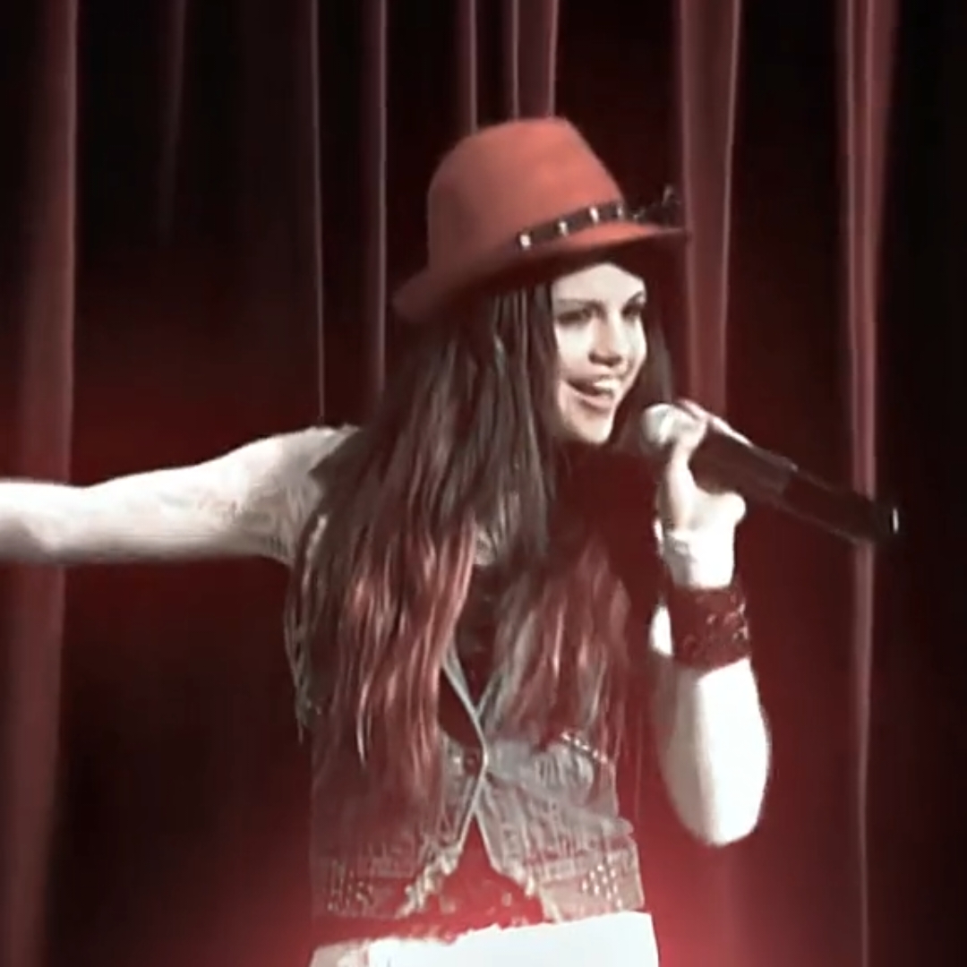 hannah montanas ender💋 #mikayla #hannahmontana #selenagomez #mileycyrus #2000s #aestheticedits  [cc.impvlse spc.evanqelistas ib.2000slegend]