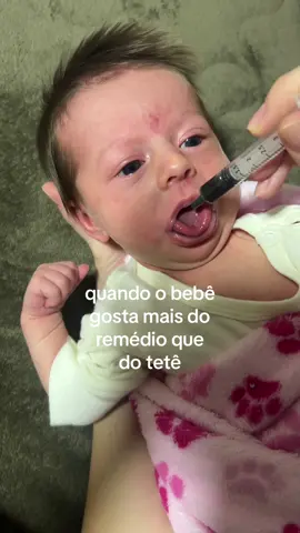 esse tetê ta diferente mamãe 👀 #bebê #recemnascido #rn #coliccalm 