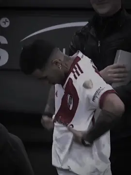 Enzo en River  #argentina🇦🇷 #enzofernandez #river #editdefutbol #futbol #copaamerica #viral #ponmeenparati #fyp #parati #foryou @TikTok 