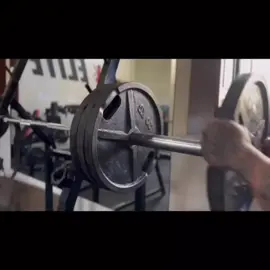 Entrenamiento de piernas a 3 semanas del inicio de mi calendario competitivo 🧨🤘 #competencia #argentina #argentino #fitnessmotivation #Fitness #bodybuilding #fisicoculturismo #bodybuilder #legday #piernasdepollo #squat #sentadillas #vendas #balboa 