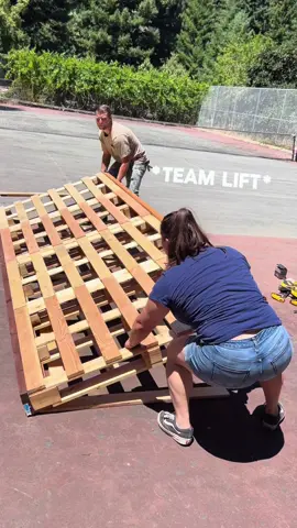 Pallet privacy wall - super easy and cheap👌🏽 @Michael Amodeo #nailpolishandpowertools #mrandmrsamodeo #palletwall 