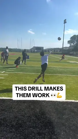 Putting in quality reps in the offseason 😤🔥 #drill #football #Summer #athlete #workout  (via koachk_hgt/IG)