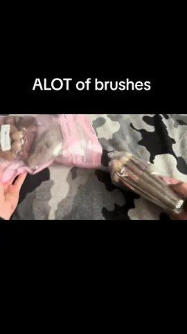 #fyp #fypシ゚viral #foryoupage #cool #worth #gift #makeup #set #bag #brushes 