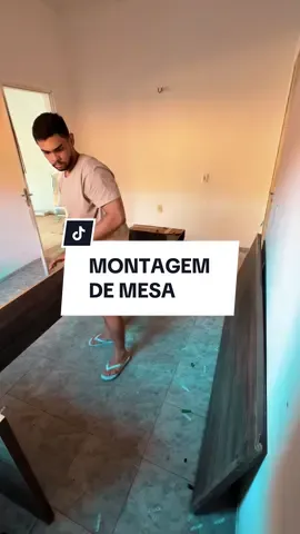 Processo de montagem de duas mesas planejadas para escritorio de advocacia.  . . #mesas #planejados #mdf #desing #moveis #ambiente #comercial #marcenaria #marceneiro #montagem #montador #motivacao #motivacional #paletes #palethes #pallet 