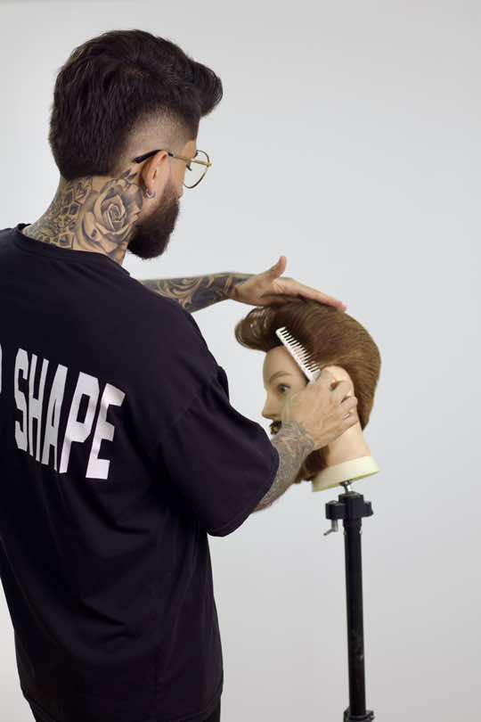 Como peinar un pompadour  ✂️⚡️ #pompadour #style #peinado #barberia #educacion 