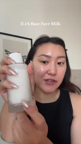 I don’t believe in love at first sight/use but I just might with this product @ILIA Beauty #ilia #dewymakeup #glowymakeup #summerskincare #summerskin #skinprep #makeupprep #skincaremakeup #milkyessence #summermakeup 
