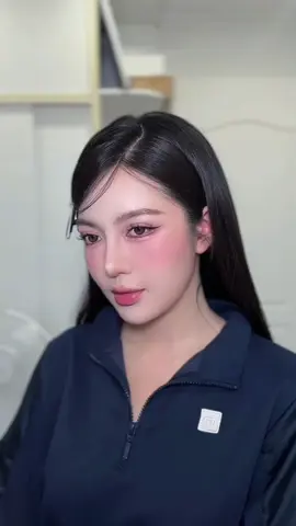 Vẫn là tone hồng xinh yêu 🥰 #phuongkoimakeup #koibeauty #makeuptutorial #daotaomakeup #fypシ゚viral 