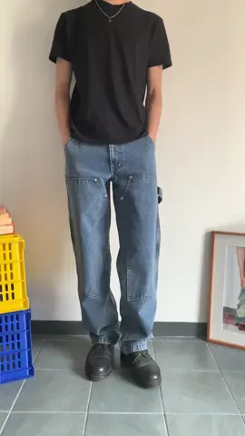 Best selling ever! Kaloan harus punya carpenter dari koleksi kita ini yah! #carpenter #doublekneepants #celanacarhartt #foryourpage #fyp #OOTD #fashiontiktok #fashioninspo #outfitideas #doublekneepants #celanacarpenter #denimlocal #ootdinspo 