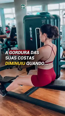 É assim que você vai eliminar gordura das suas costas!! ➡️ Executando os exercícios corretamente para aumentar o estímulo para queima de gordura 🔥🔥 Quer perder gordura corporal? Já segue meu perfil que eu posso te ajudar ➡️ @scarlathpersonal 🚀 #treinofeminino #musculacaofeminina #definiçãomuscular #perdadegordura 