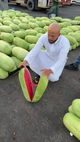 Have you ever seen so many watermelons?! 🍉🤷🏽‍♂️ With @Faris Nadeif  #fyp #foryou #food #foodporn #watermelon 