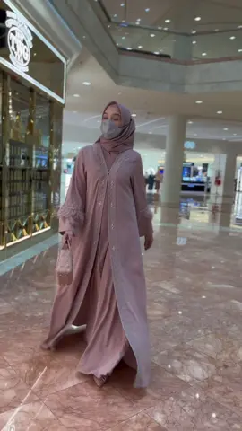 dress by madeira ✨ Detail bahan  -material madeline -aksen bulu ostrict -busui friendly -wudhu friendly MUST HAVE BANGET ‼️ Buruan check out🥰 #muslimah #ootdfashion #ootdhijabstyle #foryoupage #fypシ゚viral #viralootd #trending