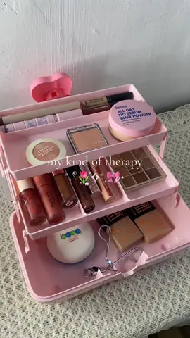 Coquette make up organizer 𐙚 No more basag make up palette na hihi thanks to this organizer! Every girlies essential #makeuporganizer #makeup #organizer #organizerideas #BeautyTok #womenessentials #coquette #girltherapy #imjustagirl #pinkgirl #pink #fyp #foryoupage #trending 