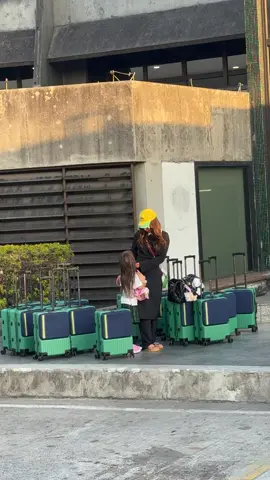 Eu, Zozo e as 20 malas. Vou ali e já volto, gente! 💛💚