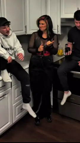 Elastic Heart - Diplo, Sia, and The Weeknd. Video | Artists cover : @jonathantilkin , @anthony_gargiula @geenafontanella . #music #usuk #highonmusic #nybatman #foryoupage 