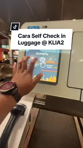 Selain drop luggage dekat kaunter, korang boleh jugak self check in beg. Lagi cepat berbanding buat di kaunter. Jumlah beg tak kisah brapa pcs asalkan tak lebih limit berat yang korang beli. Moga membantu korang yang baru nak travel sendiri. #SelfCheckIn #Luggage #CheckInBag #KLIA2 #AirAsia #Travel #Tips #DIY 