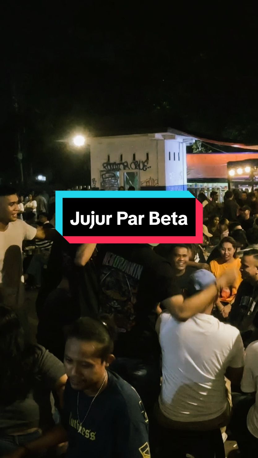 Hanya Orang Timur yang tau betapa deepnya ini lagu☹️. btw kalian udah kesini blm?? #jujurparbeta #nttpride🏝🔥 #ambonpride🏝🔥 #xbyzca #fyppppppppppppppppppppppp #libongcoffee 