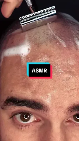🇬🇧🇺🇸  Funny Head Shaving ASMR 🪒👨🏻‍🦲😄 Taking care of yourself is always great, and head shaving can be a moment of relaxation and joy, especially when done right! 💆🏻‍♂️ For this head shave, I used the King C Gillette @kingcgillette_italia safety razor combined with the effectiveness of Lo Stregone della Barba @lo_stregone_della_barba shaving foam with Aloe Vera. It ensures a fresh and smooth shave without irritation! 🍃✨ Share this reel, it might be helpful to someone! 🤝🏼 — 🇮🇹 Rasatura della testa divertente in ASMR 🪒👨🏻‍🦲😄 Prendersi cura di se stessi è sempre fantastico, e la rasatura della testa può essere un momento di relax e divertimento, soprattutto se fatto bene! 💆🏻‍♂️ Per questa rasatura della testa, ho utilizzato il rasoio di sicurezza King C Gillette @kingcgillette_italia combinato con l’efficacia della schiuma da barba Lo Stregone della Barba @lo_stregone_della_barba con Aloe Vera la quale garantisce una rasatura fresca e liscia senza irritazioni! 🍃✨ Condividi questo reel, potrebbe essere utile a qualcuno! 🤝🏼 #lostregonedellabarba #asmr #asmrshaving #asmrsounds #rasaturatradizionale #shaving #asmrtiktoks #wetshaving #safetyrazor #headshave #ASMR 