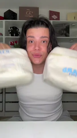 à votre avis quels autres beauty guru partent avec moi en californie ?👀🌞 #beauty #makeup #makeupbag #packwithme #conseilsmakeup 