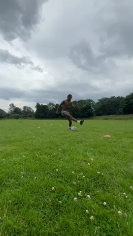 Great drill for wingers 🤝 #foryoupage #foryou #athlete #solotraining 