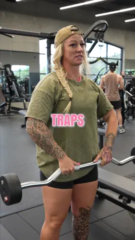 🎯 hit your traps (upper back) from all angles with exercises like these ☝🏽 pro tip - great traps help emphasize great shoulders and make you look jacked   👀 spending hours in the gym but not seeing results?  that was one of the most frustrating things our client Ashley experienced before joining our membership program.  👉🏼 a year later, she just extended her membership for another year after losing over 40lbs and finally seeing the muscle definition she was looking for 🦵🏽 be like Ashley  join the squad  👇🏼 comment ‘results’ below and let’s chat 💬 