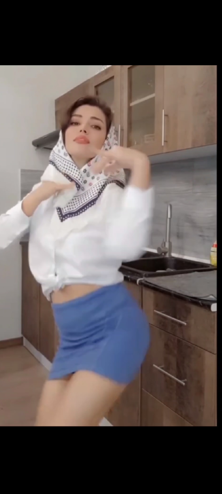 Iranian Dance raghs shirazi #music #dance #new #persianmusic #raghs #persiandance #afghan_iran🇦🇫🇮🇷 