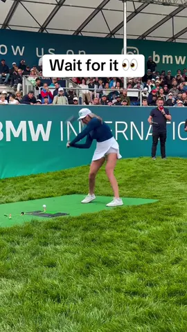 Swung so hard she snapped the club 😤 (via @Gabi Powel) #golf #golftok #longdrive 